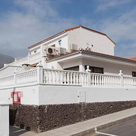 Vakantiehuis Amazing In Adeje With Swimming Pool